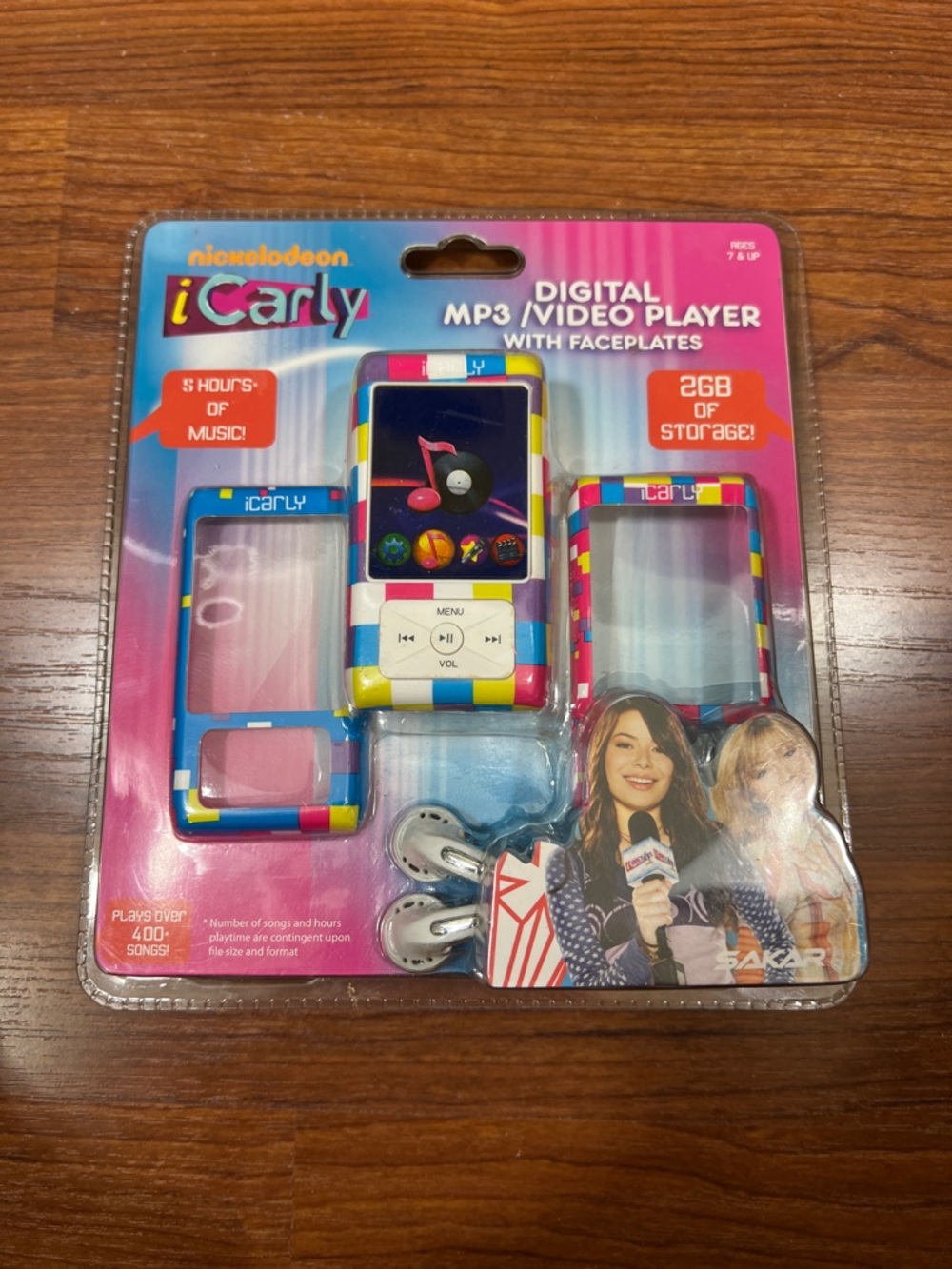 Nickelodeon iCarly 2010 MP3/Digital Video Player with Faceplates NIP